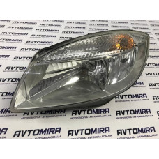 Фара передняя левая Skoda Fabia 2007-2010 5J2941015